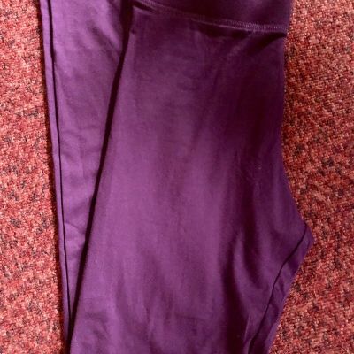 NWT: ladies Burgundy Leggings Sz M (8-10)